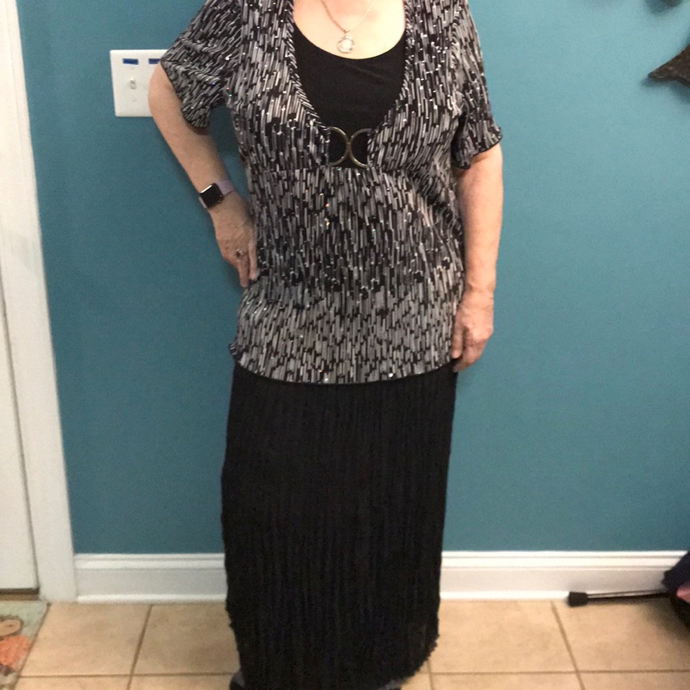 Dress barn Collection- top 1X and skirt 14/16